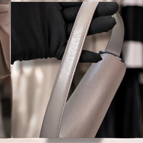 LOUIS VUITTON EPI LEATHER Nocturne PM Lilac Gray Baguette Shoulder Hand Bag RARE - Picture 9 of 16